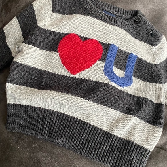 CUTEST little sweater by banyGAP ❤️🖤💙keep your little cute & cozy!! - Picture 1 of 5